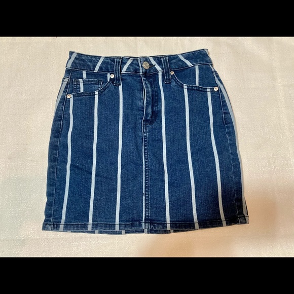 Vintage Guess Los Angeles Women’s Striped Blue Denim skirt / Size XS. - Picture 1 of 5